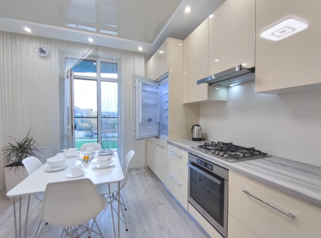 "Well-Being" Popular Among Business Person Appartement Lviv Buitenkant foto